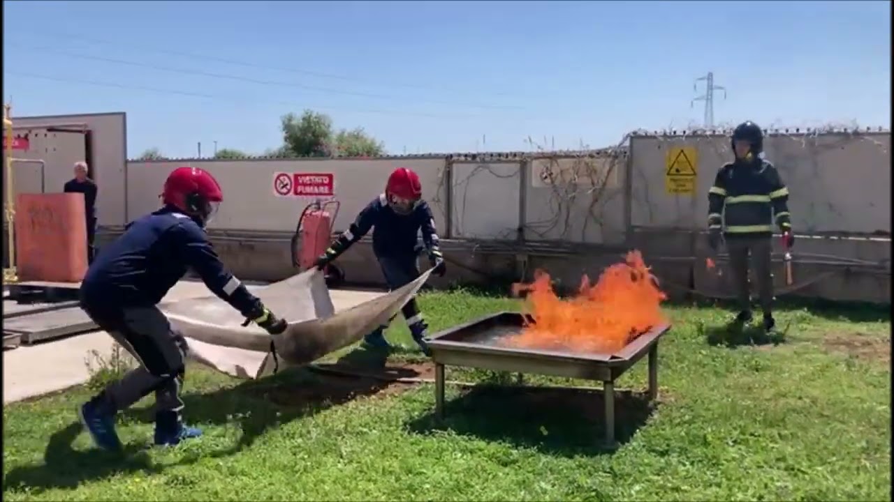 Prova pratica Corso Antincendio Livello 2 - Coperta antifiamma