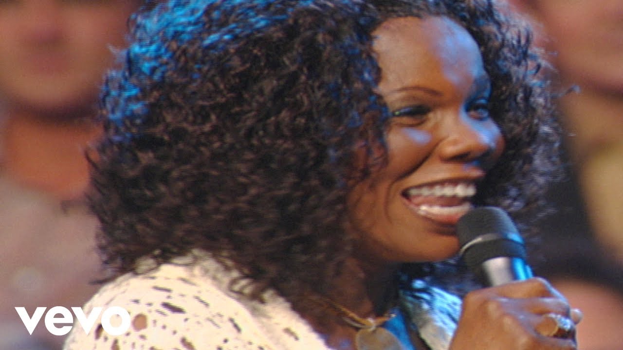 Bill & Gloria Gaither - One Day At a Time [Live] ft. Lynda Randle