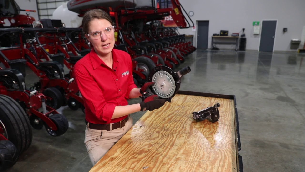 Early Riser 2000 Series Planter Pre-season Checks - Seed Meter Inspection