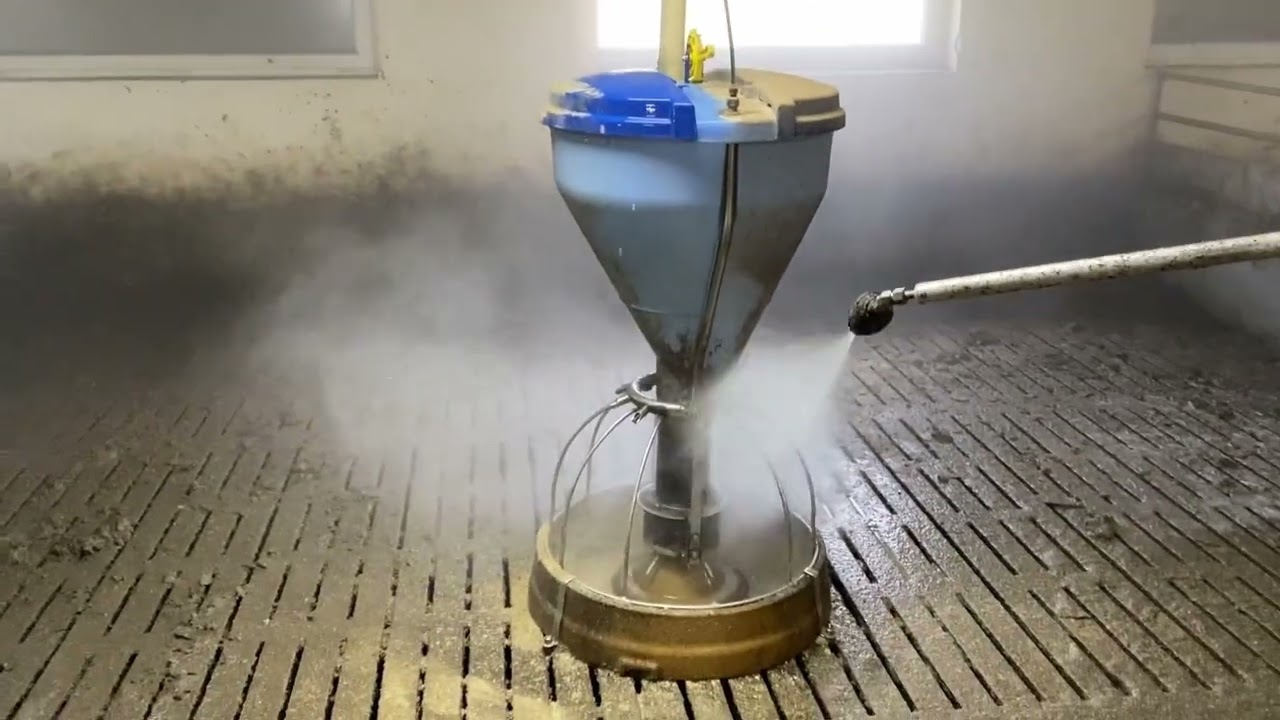Envirologic - Robot EVO Cleaner activitate in ferma