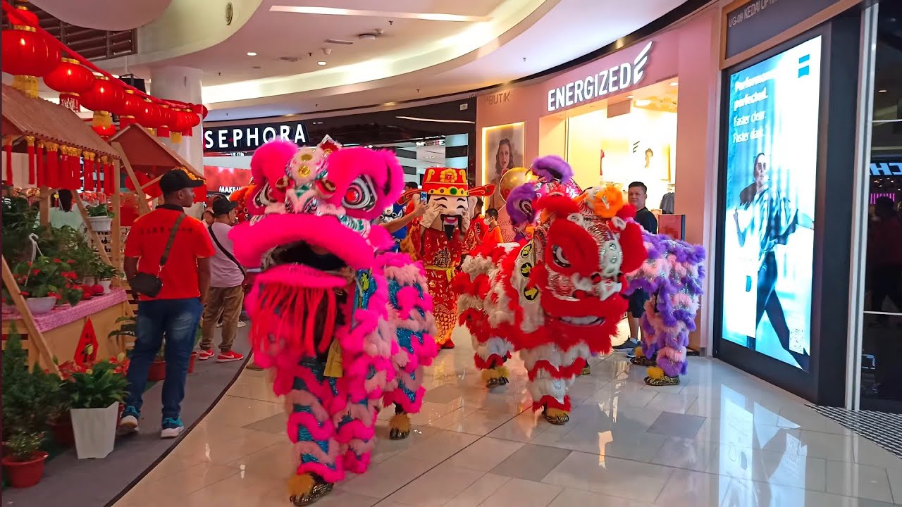 8 Lion Dance & Acrobatic Lion Dance at Paradigm Mall 2025