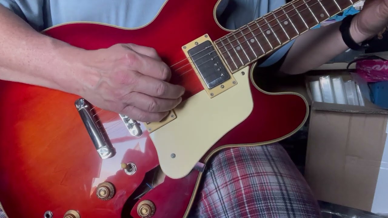 Tanglewood Memphis Unplugged Red Sunburst