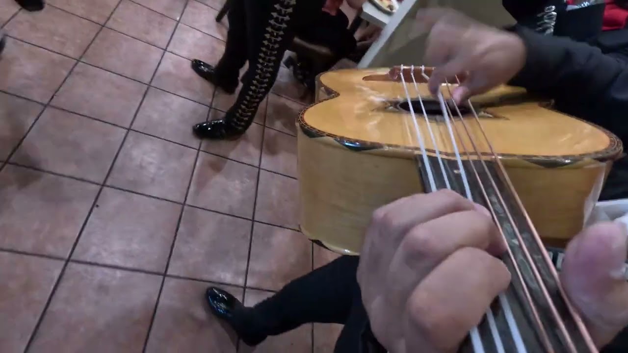 Mariachi Mi Ciudad - Caminos De Michoacan