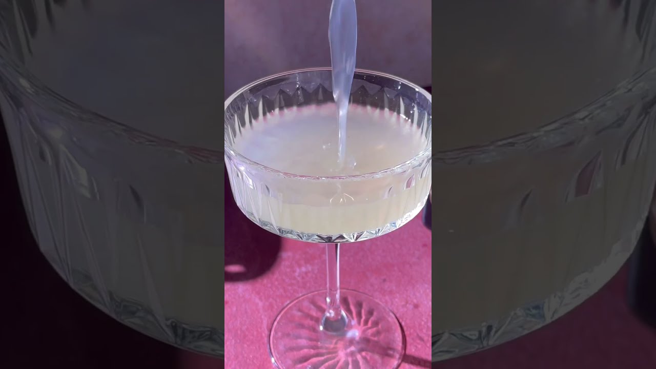 Halloween cocktail #easycocktails #easyrecipe #cocktail