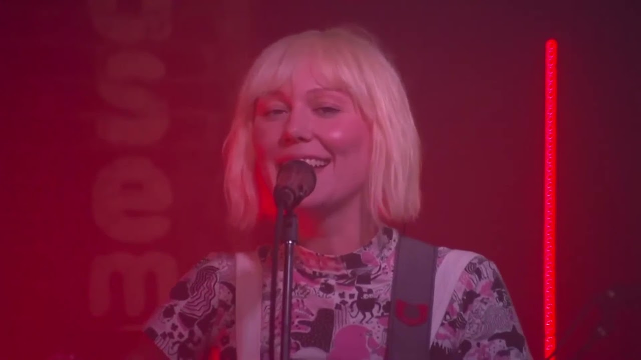 Molly Tuttle - Lodi (Creedence Clearwater Revival cover)