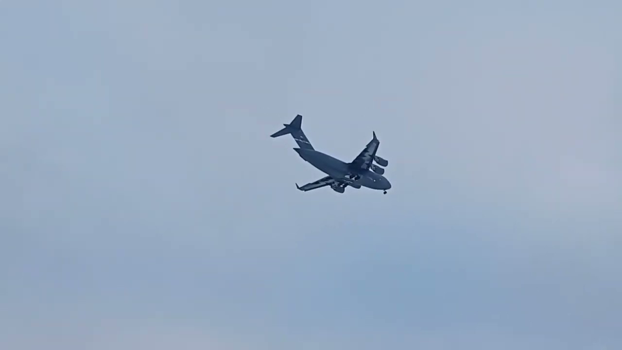 U.S. Airforce Boeing C17 Approach ZRH Airport
