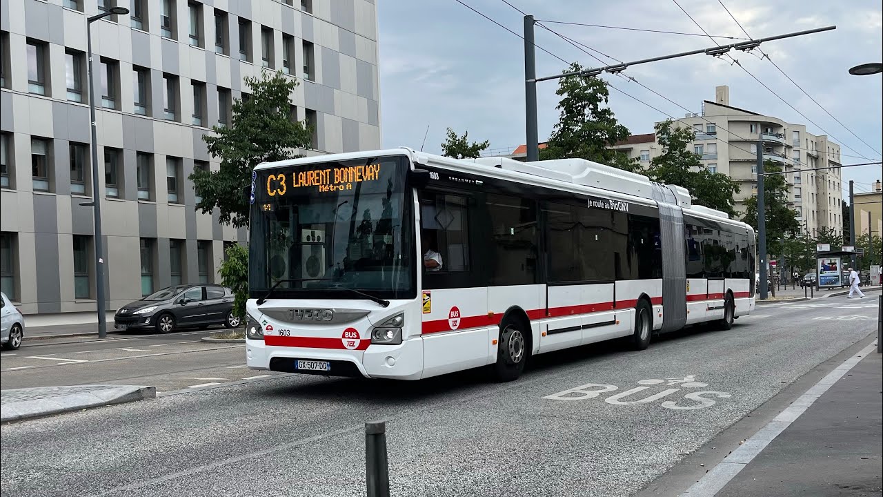 Quelques bus dans Villeurbanne réseau (TCL)