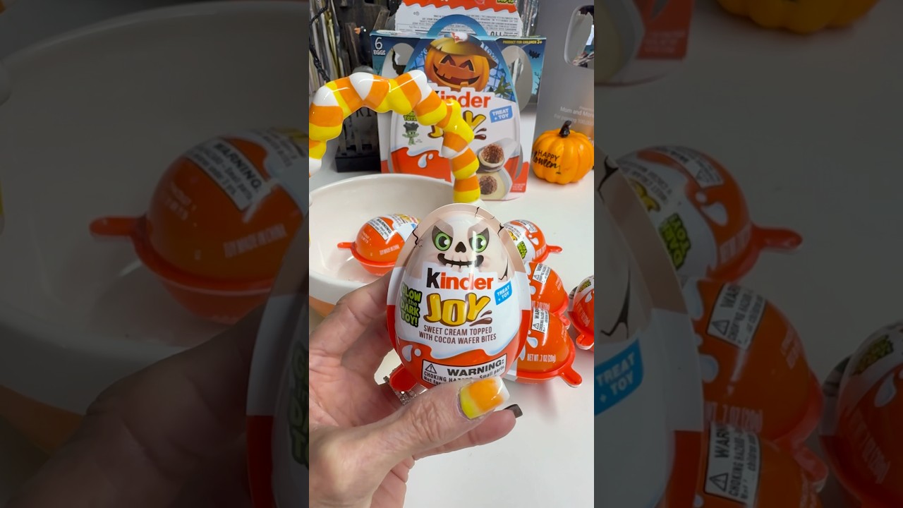 New 🎃Kinder Joy Halloween Eggs with Glow in the Dark Toys!💚 #FallShorts #kinder #halloween #asmr