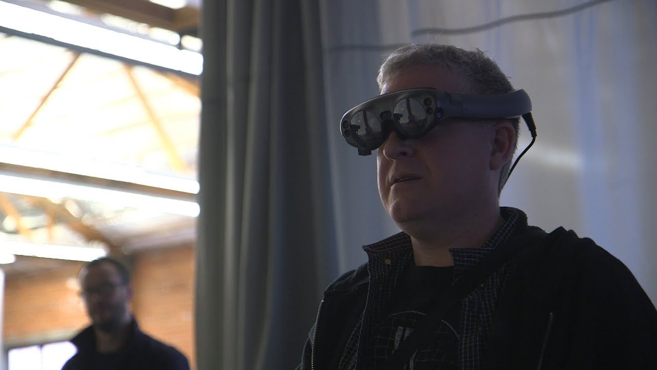 PROJECTIONS: Comic Books in Augmented Reality