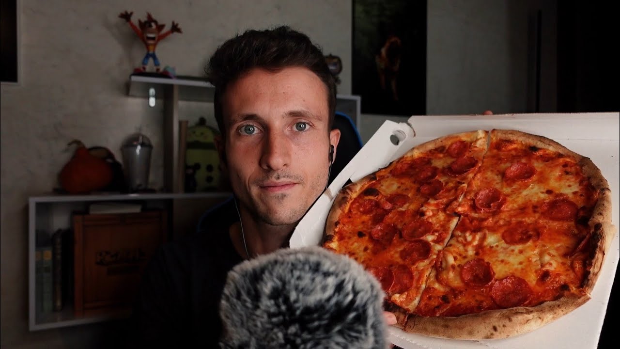 PIZZA E CHIACCHIERE IN WHISPERING 🍕 | ASMR ITA
