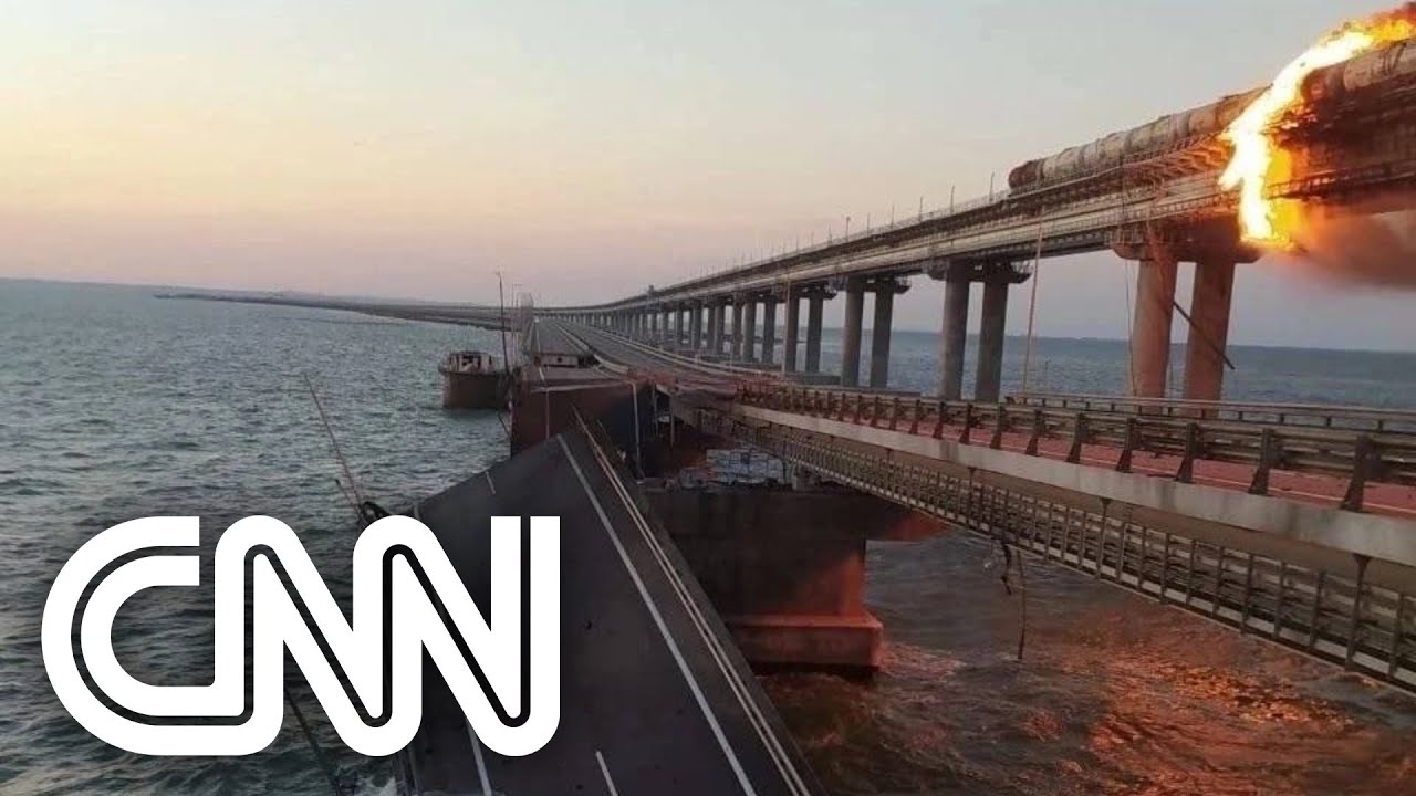 Veja momento da explosão na ponte que liga Rússia à Crimeia | CNN SÁBADO