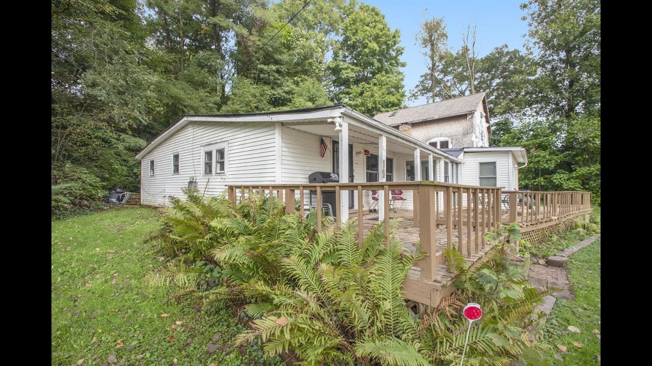 56046 Crest Drive Cassopolis, MI Homes for Sale | cressyeverett.com