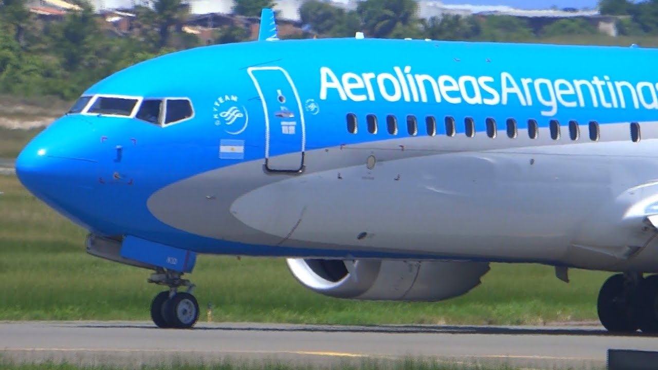 Movimento Fantástico no Aeroporto de Salvador - Pousos e decolagens incríveis ✔