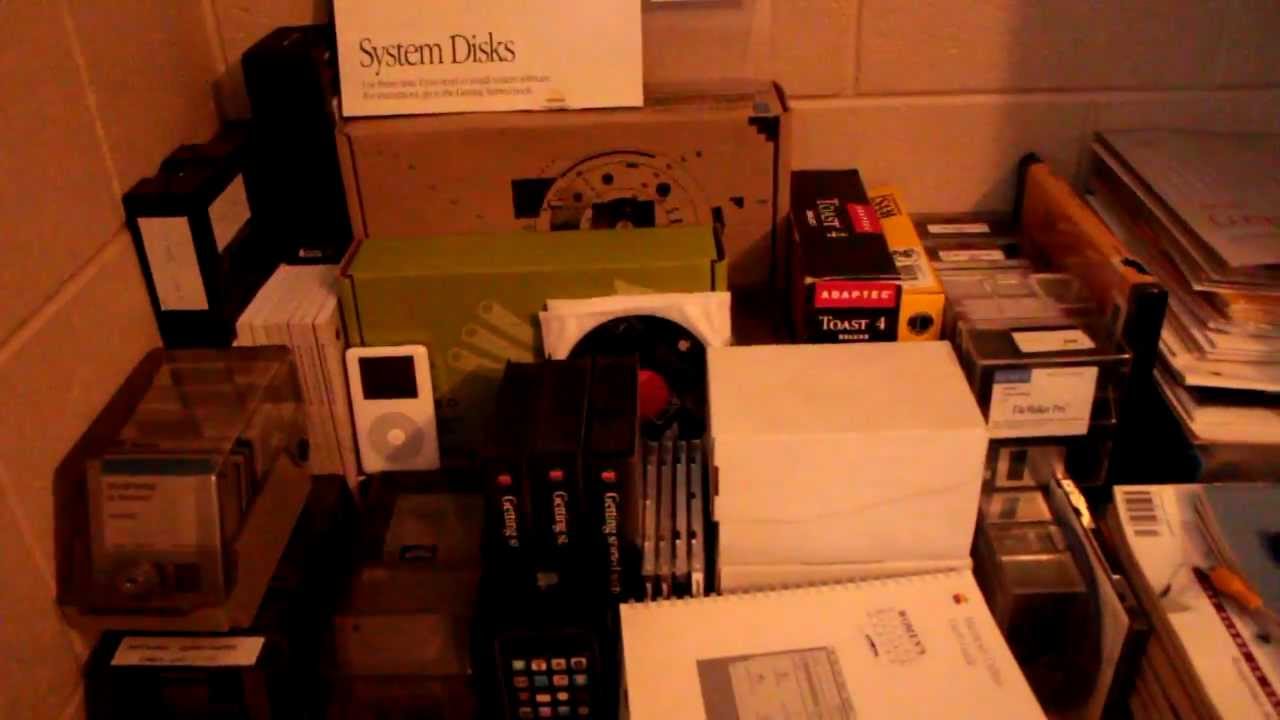Stack's Of Rare Vintage Apple Macintosh Goodness! What Should I Do With It?