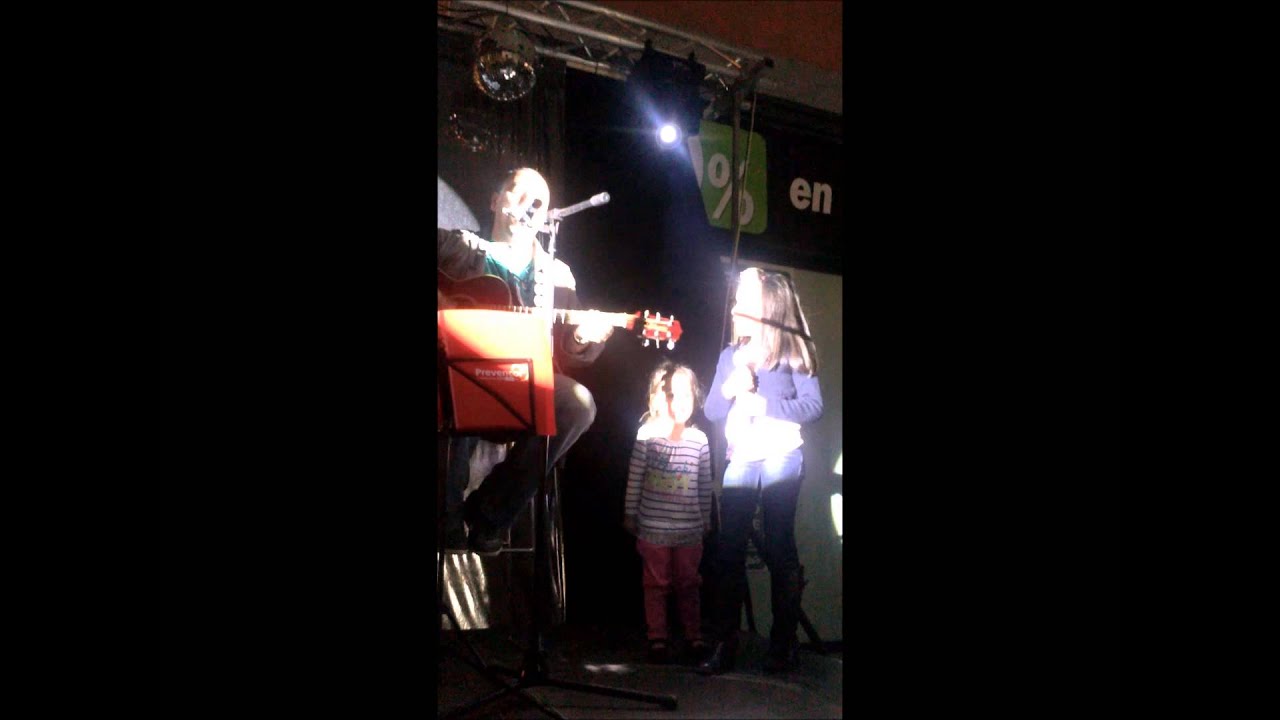BAJO LA LUZ DE LA LUNA CON MARTA Y ROCIO TRIBUTO A LOS 80