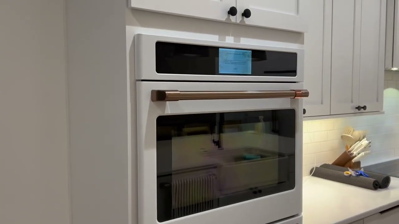 Обзор встраиваемой профессиональной конвекционной духовки Cafe CTS90DP4NW2 30''