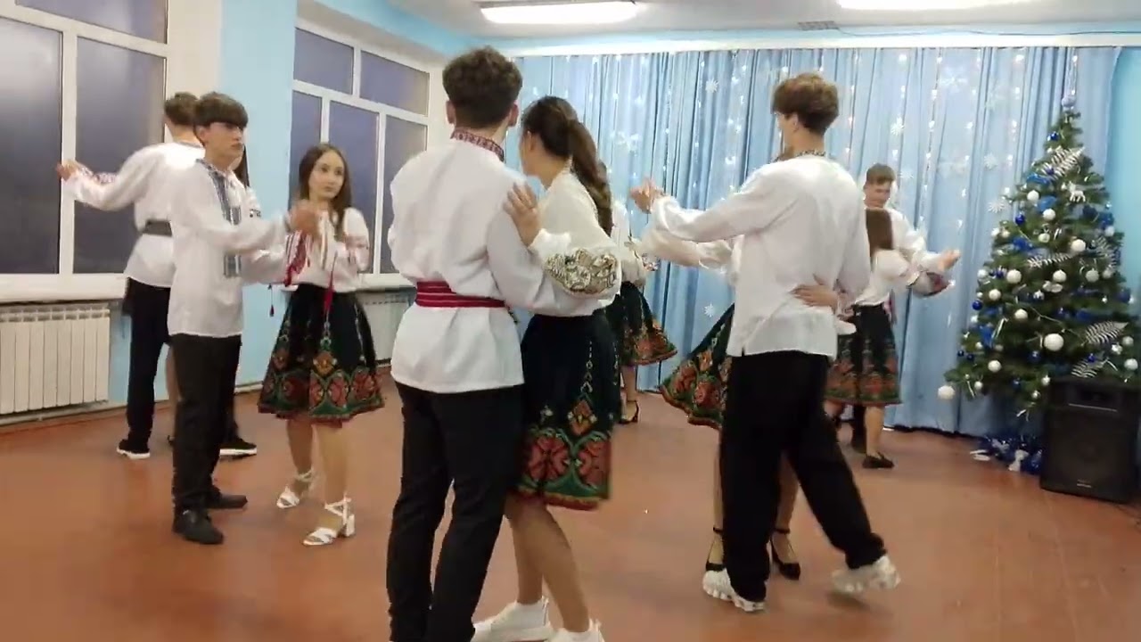Dans popular stilizat 