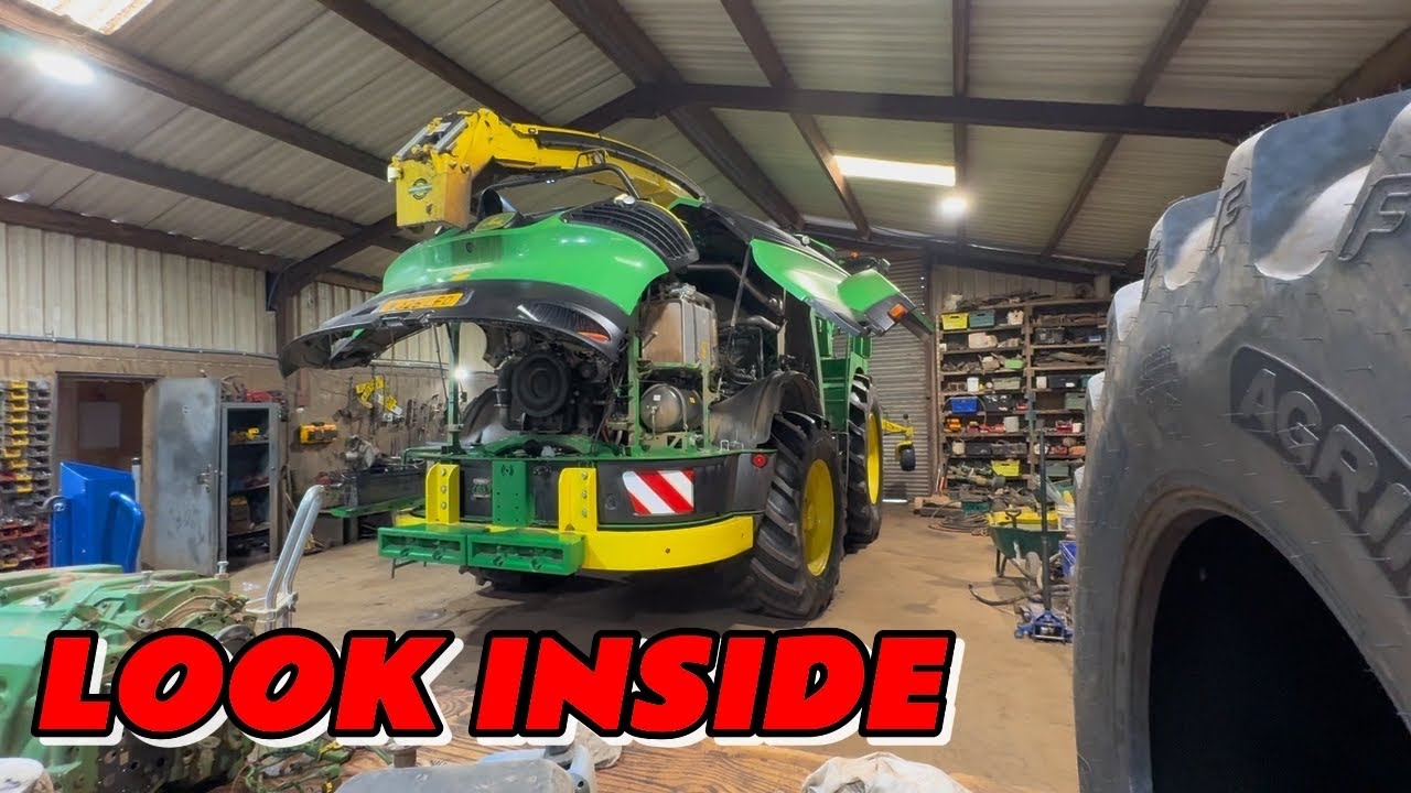 A LOOK INSIDE THE JOHN DEERE 9700i FORAGER