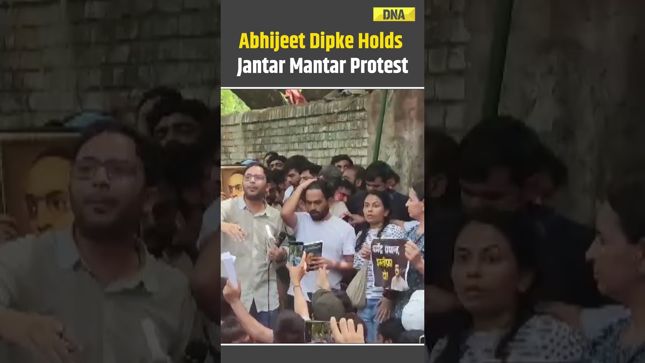 CJP Protest: Cockroach Janta Party Founder Abhijeet Dipke Holds Jantar Mantar Protest | Delhi
