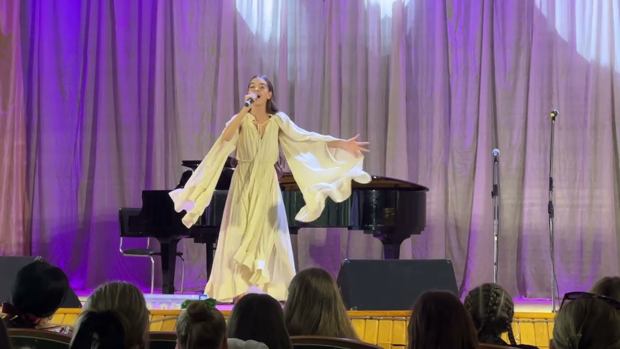 «Тільки раз цвіте любов» Ольга Стефанишина 