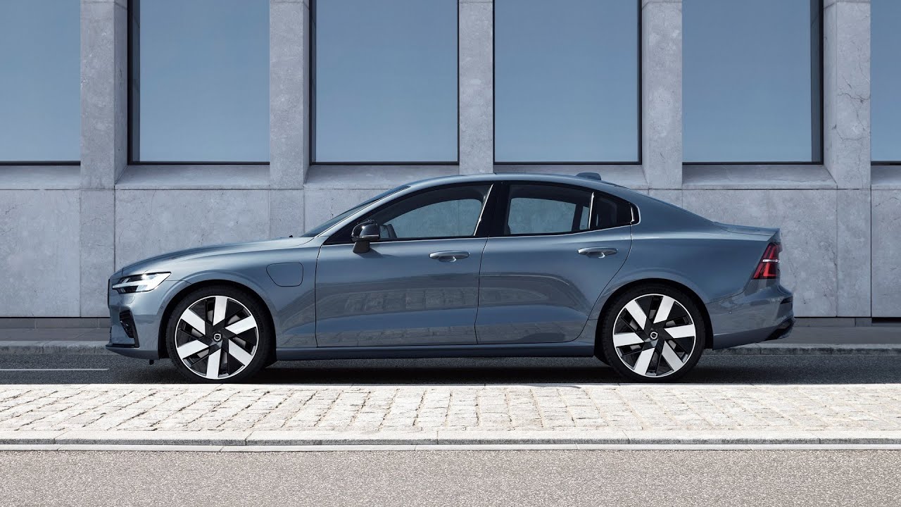 2022 Volvo S60 Recharge T8 Plug-in hybrid ⚡Better Suited for Pampering its Passengers (Thunder Grey)