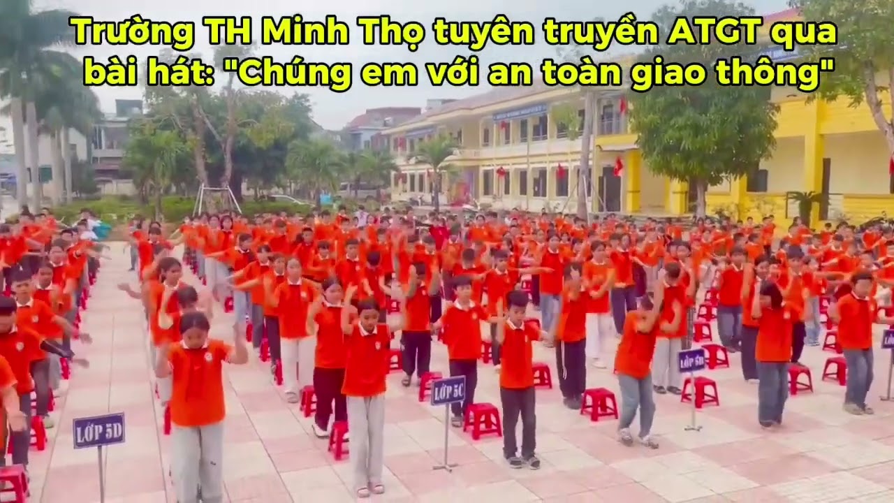 Chúng em với ATGT- TH Minh Thọ tuyên truyền qua HĐ ca múa hát sân trường