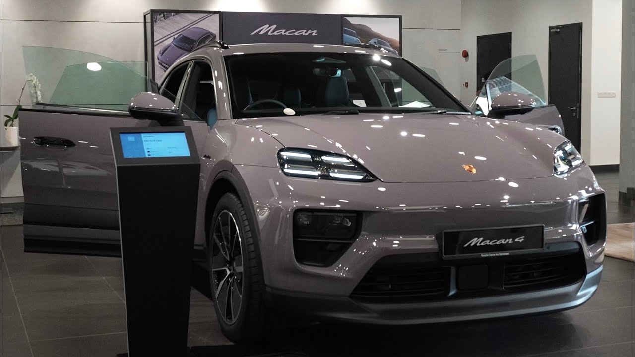 PORSCHE MACAN 4 EV in Provence & Black Leatherette