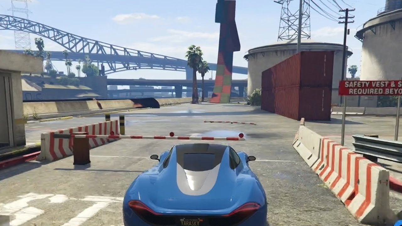 SCHERPE BOCHT INCOMING! (GTA V Online Funny Races)