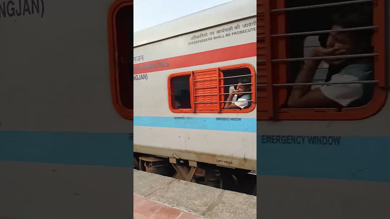 19484-Ahmedabad Express Delayed😮😮 1Hour #indianrailways #trainlover #explore #travel #subscribe