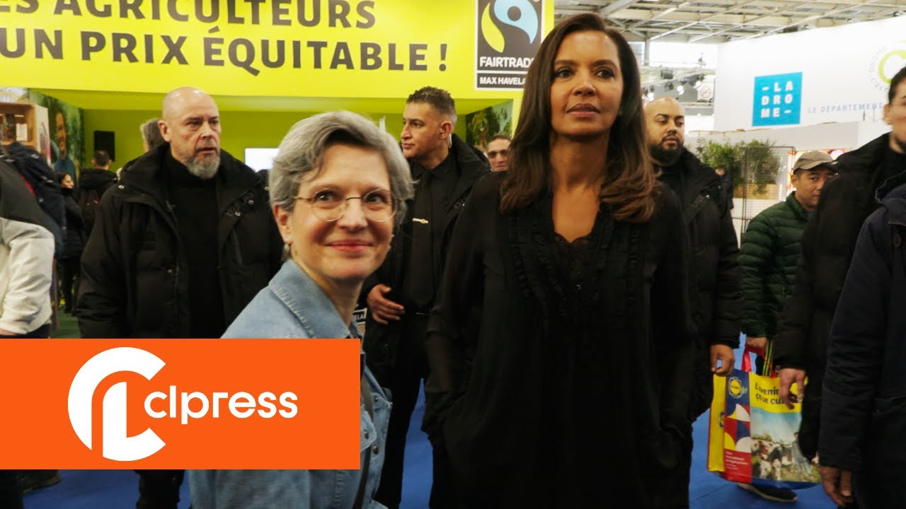 Salon de l'agriculture : visite de Karine Le Marchand (2 mars 2024, Paris, France) [4K]