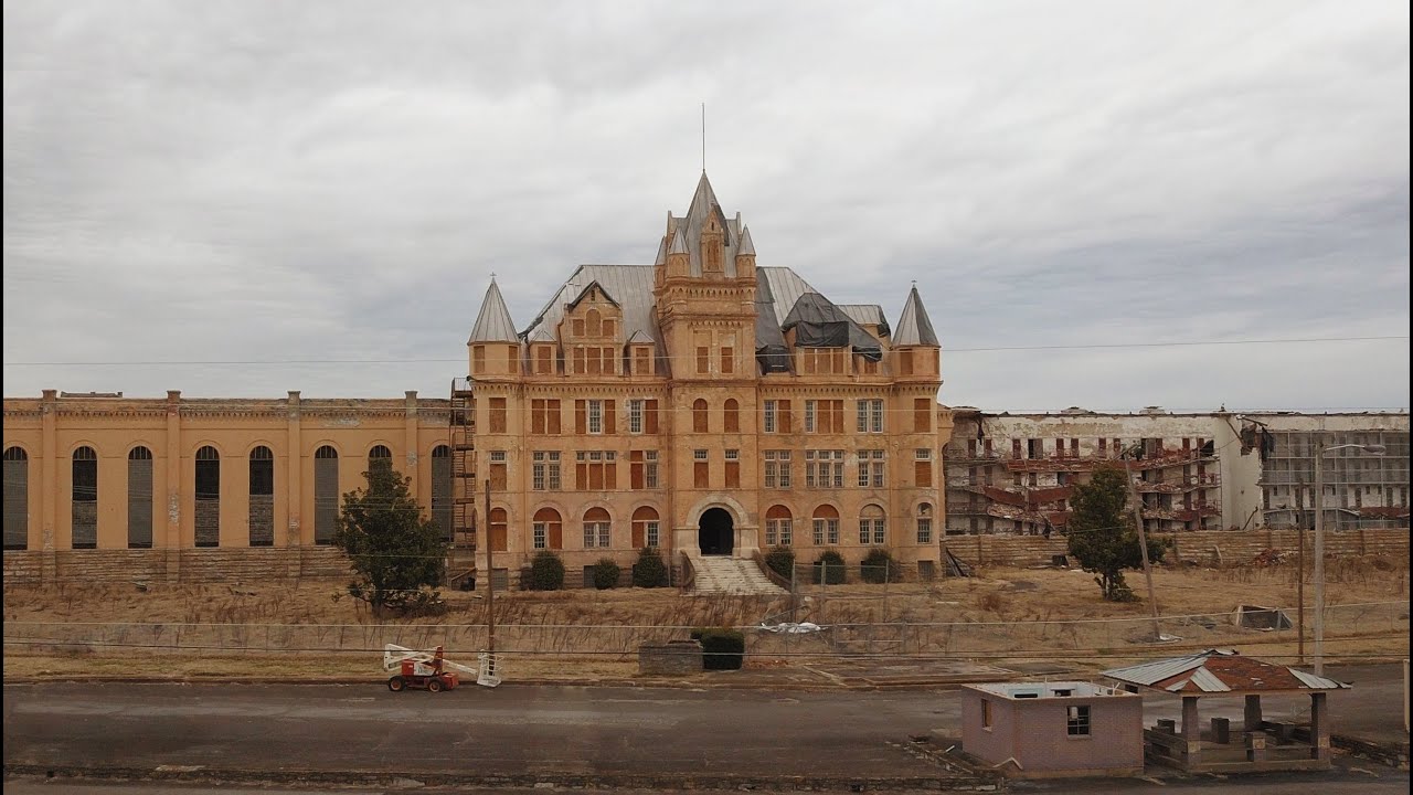 Exploring the Creepiest State Prison - Almost Had A Heart Attack