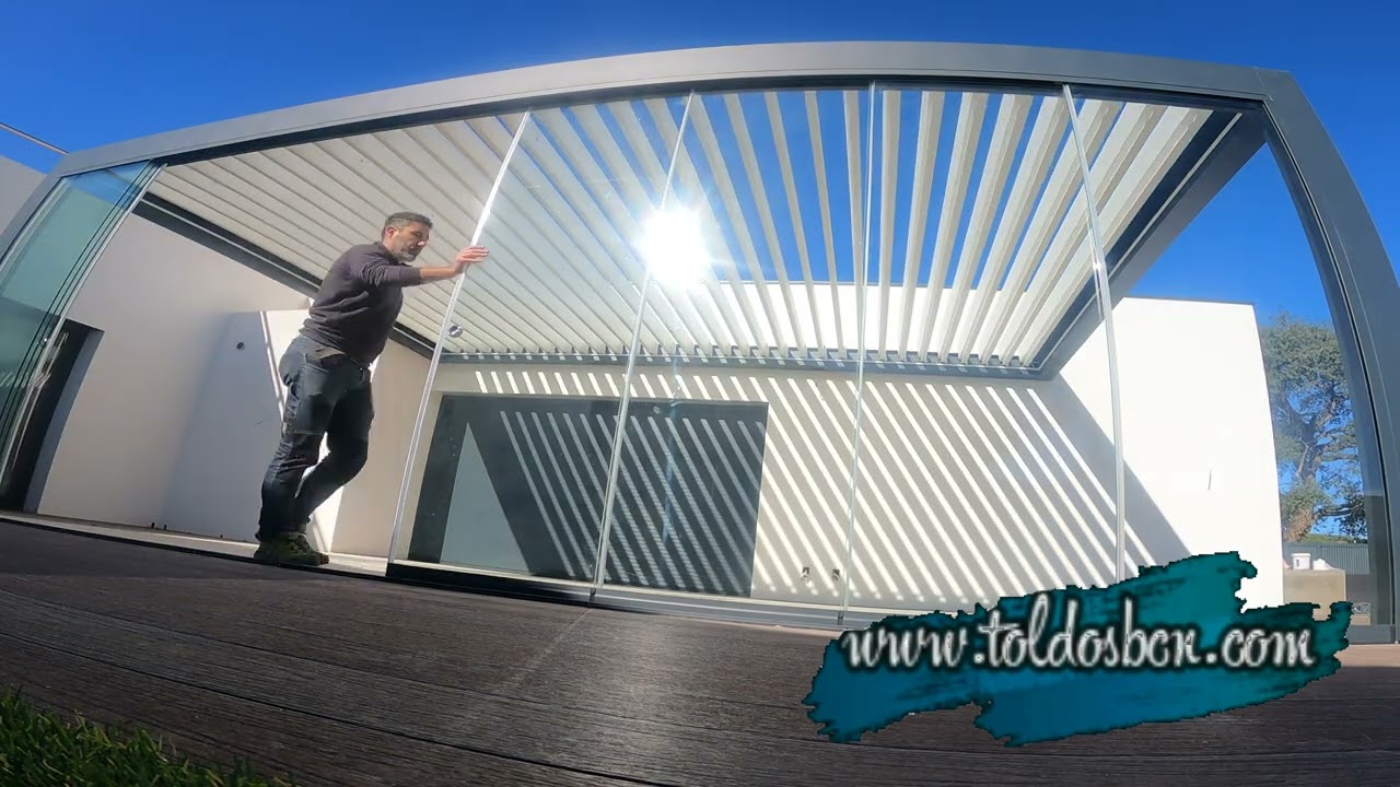 Pérgola bioclimática motorizada con Teleco
