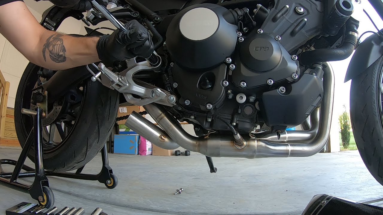 Выхлопная система Yamaha XSR900 Akrapovic — как установить