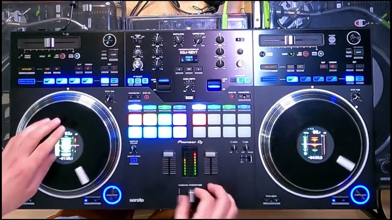 DJ Robert Smith - Testing the Pioneer DDJ-REV7 DJ Controller