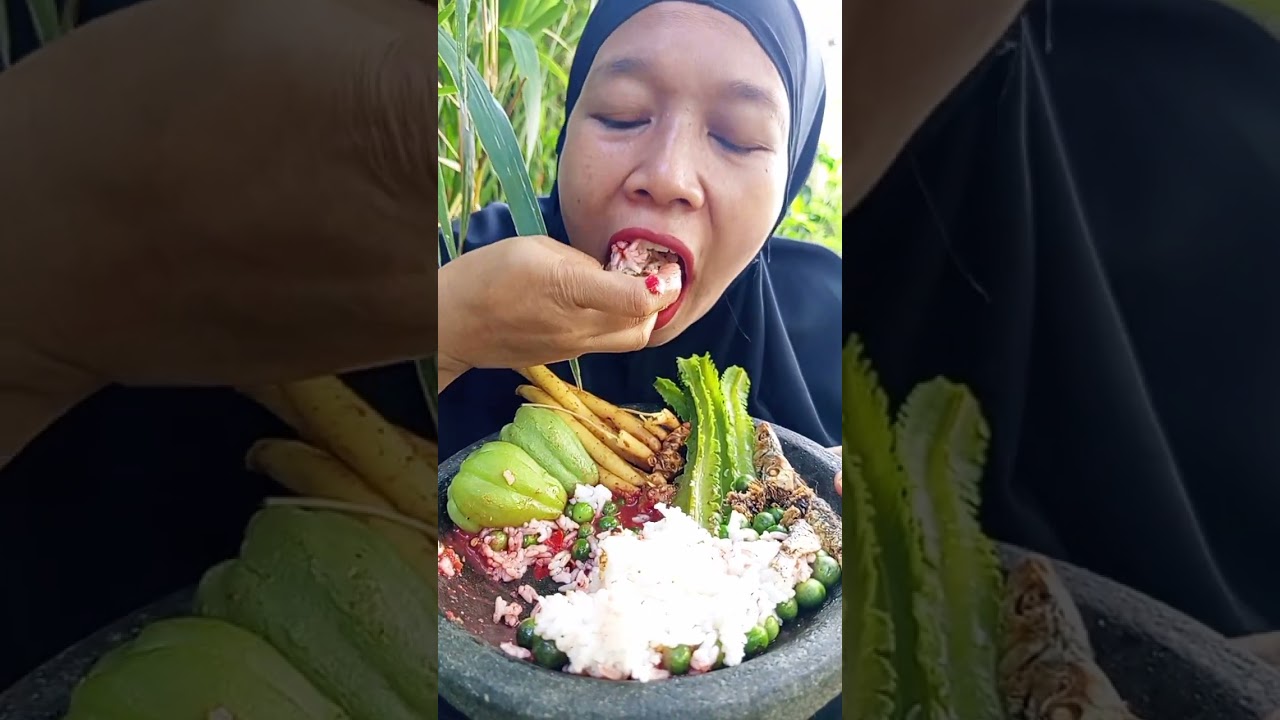 Lalap temu kunci menghangatkan pencernaan , enak banget