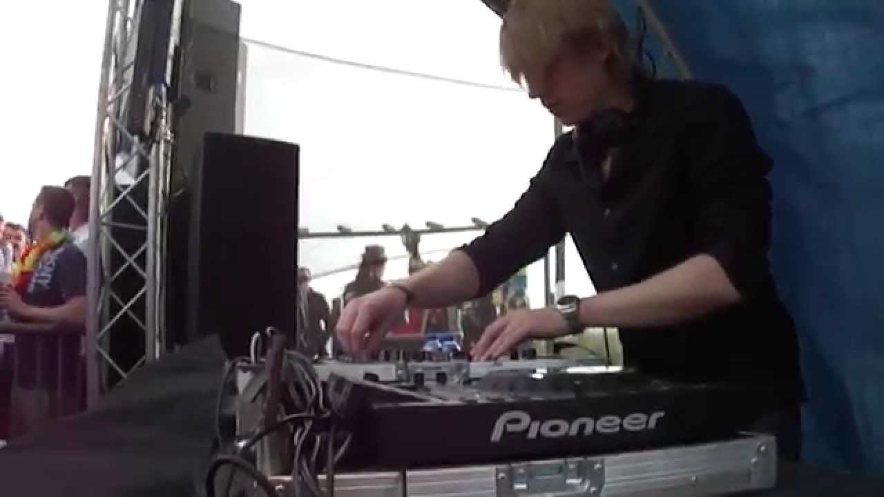 BJORN AKESSON LIVE DJ SET @ LUMINOSITY BEACH FESTIVAL - BEACHCLUB RICHE 2/3