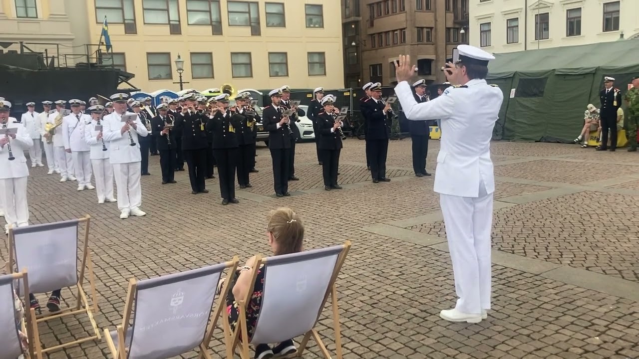 Vår flotta (marsch) med Marinens musikkår och Hemvärnets musikkår Göteborg