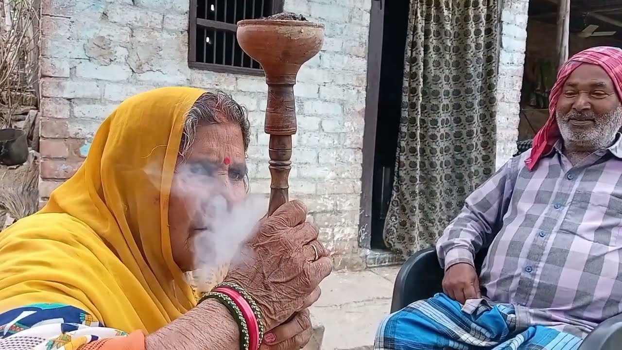 गांव के लोगो का हुक्का #villagelife #gaon  #dailyvlog #ganvshaharvlog @gaonshahar72