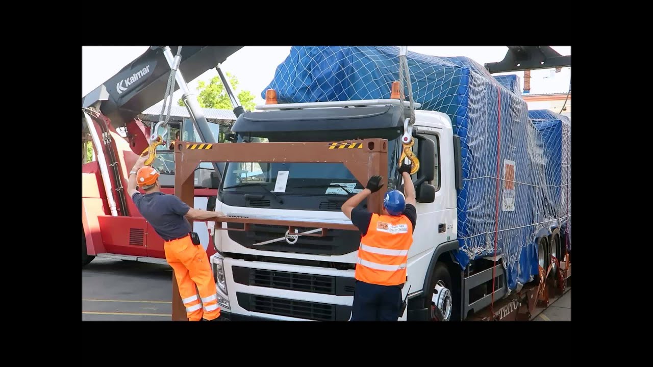 OOG cargo discharge at Adriatic Gate Container Terminal AGCT