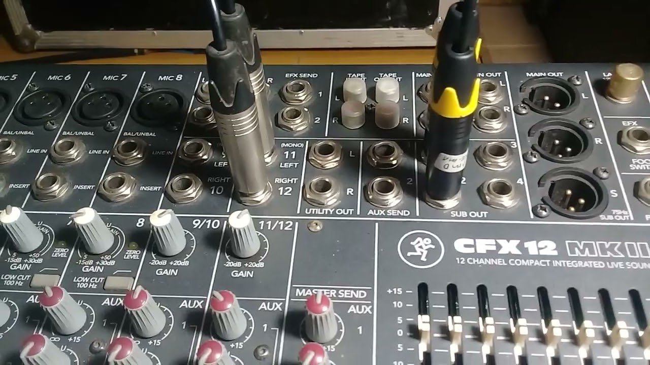 Mixer mackie CFX 12