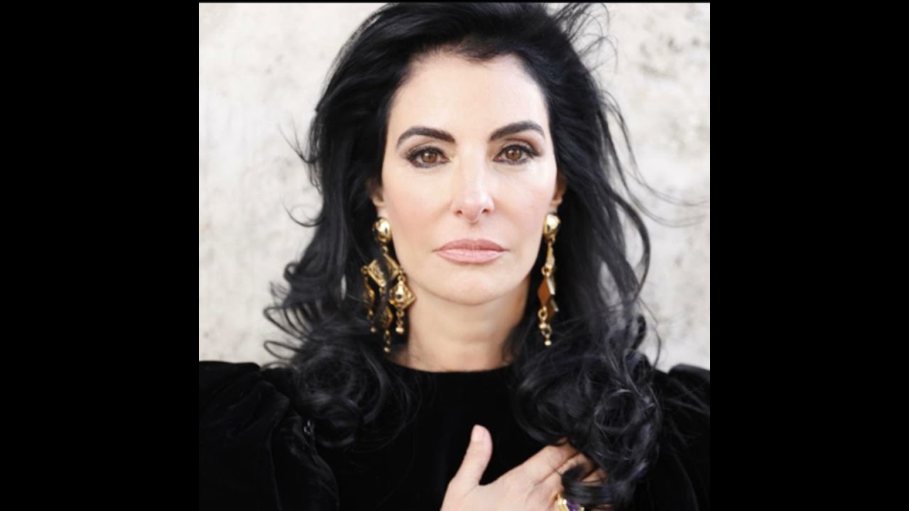 T8 E2 – Antonia Frering. Como pensa uma das mulheres mais elegantes do Brasil
