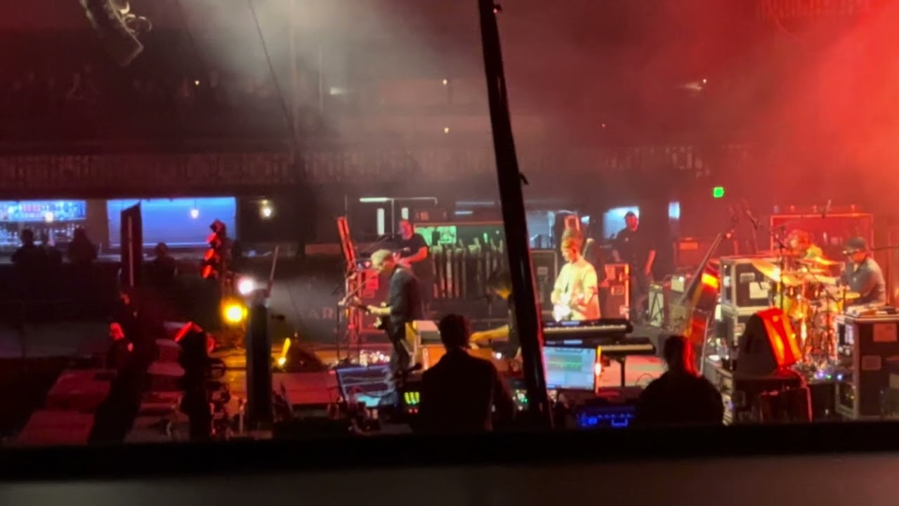 Jason Isbell covering Stones “Can’t You Hear Me Knocking” 3/5/2026 at The Armory, Minneapolis 