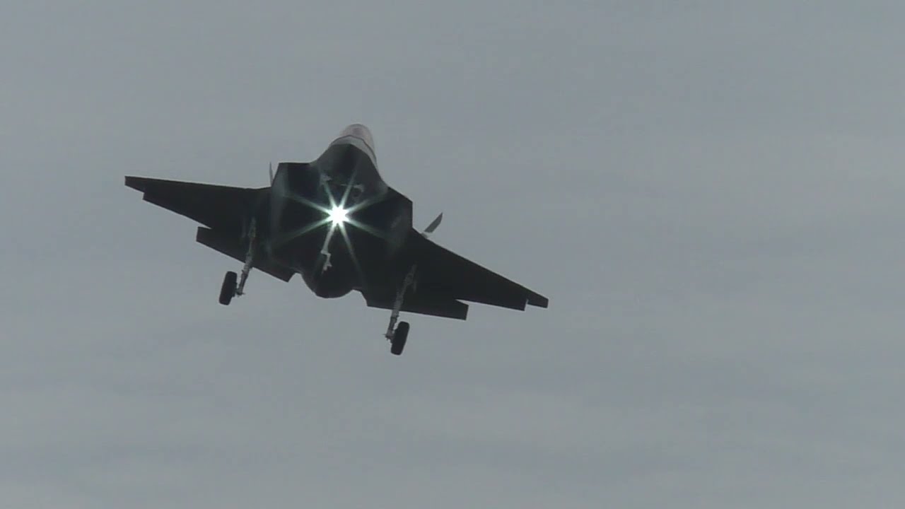 Volkel F-16 and F-35 Overshoot and Close Up Landing Morning Wave.