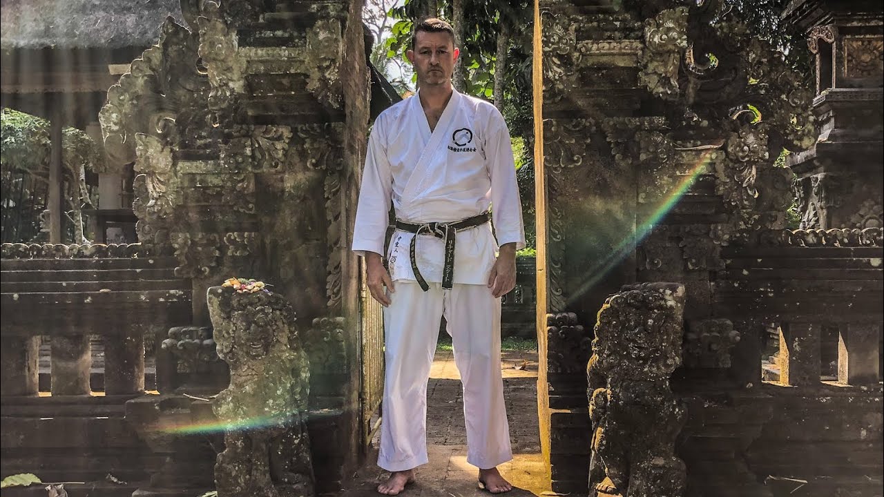 Beginners Shotokan Karate: Shizentai (Natural stances)