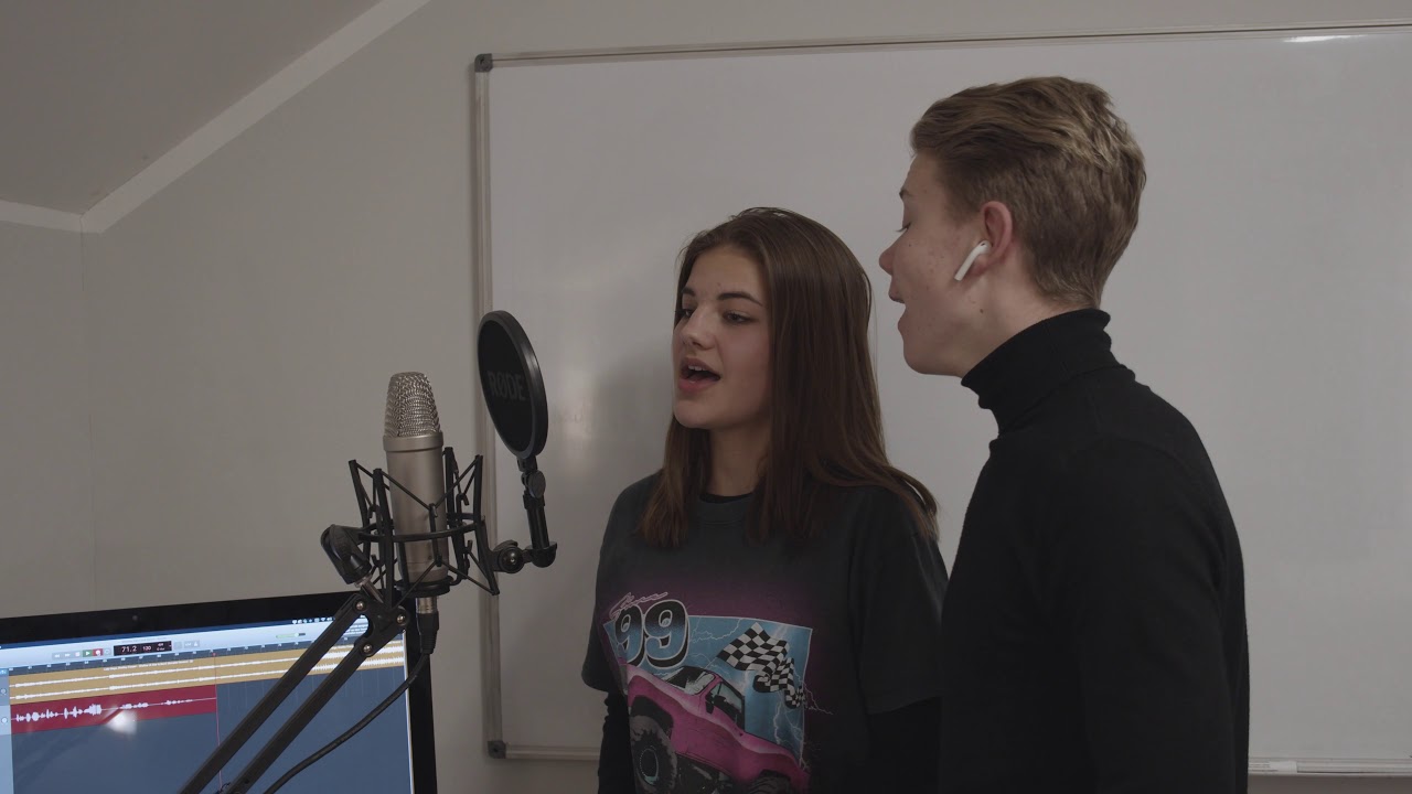 Shallow - Cover by Karolina Sz&ouml;ts and David Mannhart
