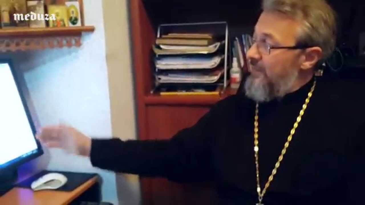 Отец Михаил показывает, как работает социальная сеть &laquo;Елицы&raquo;