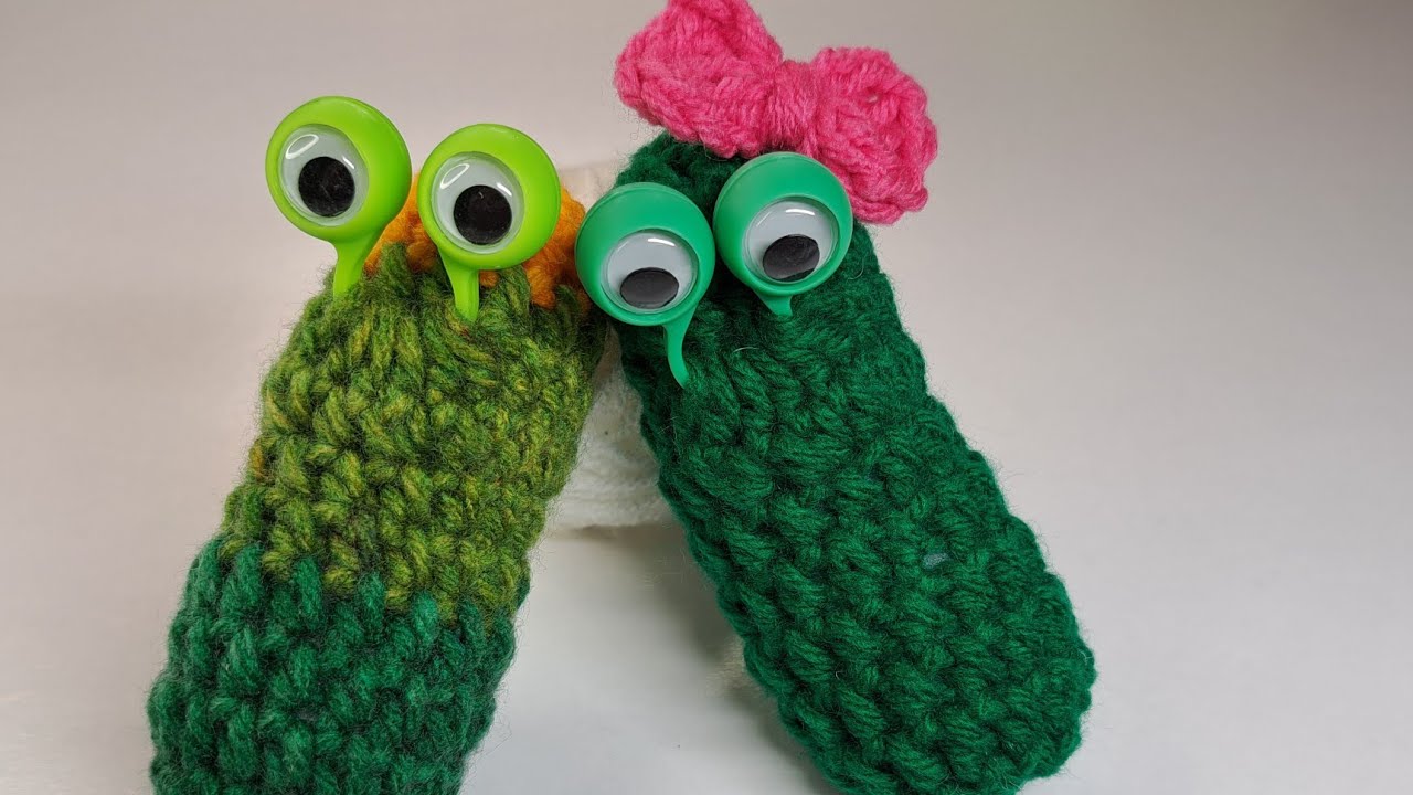 How to crochet a Googly Eyed Pickle #crochet #crocheting