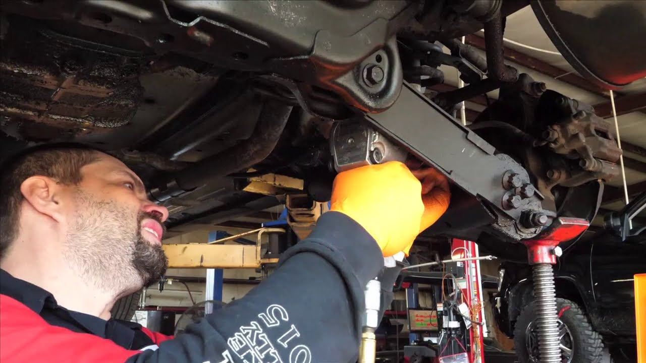 Replacement of Rear Complete Strut Assemblies on a 2005 Honda CRV l SENSEN® Shocks & Struts