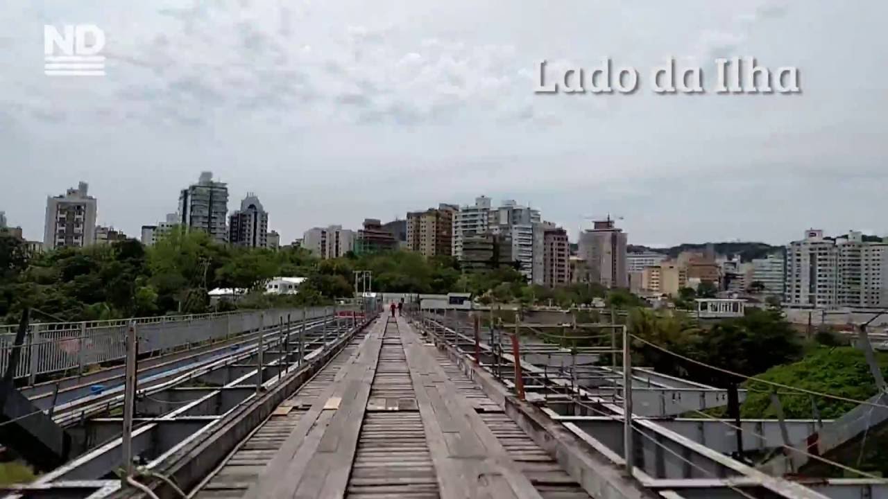 Caminhe pela ponte Hercílio Luz, em Florianópolis