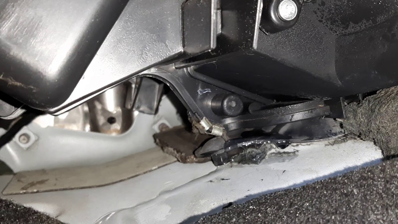 Vazamento de água dentro do carro duster,Logan e sandeiro